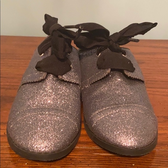 🌟🥳HP🥳🌟 Oxfords sparkly and bows! Say yes! - Picture 2 of 9